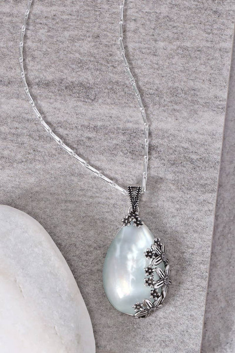Mother Of Pearl Floral Pendant Necklace - SF