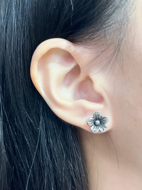 Daisy Post Earrings - SF